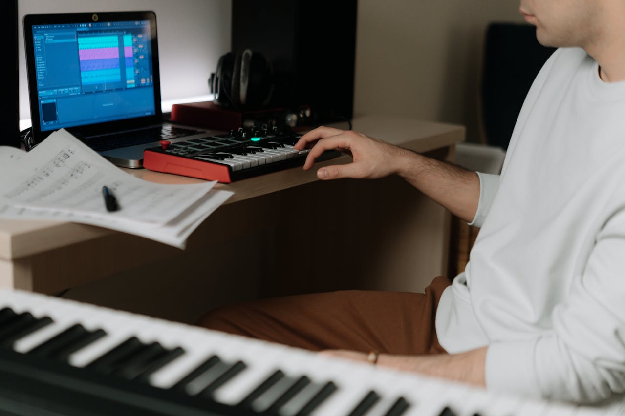 Discordコミュニティで「新曲限定先行試聴」はじめました！